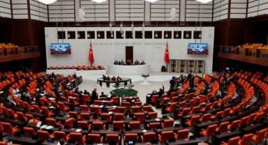 Bahçeli önerdi, TBMM'de yer sorunu çözüldü: Saadet Grubu, MHP'ye komşu oldu