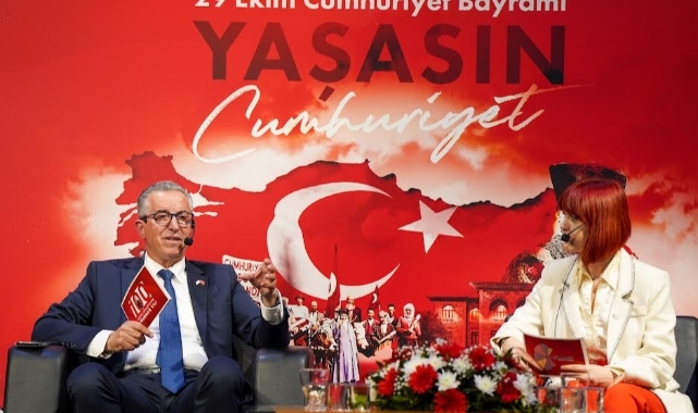 Başkan Arda ve gençler sahnede geleceği konuştu