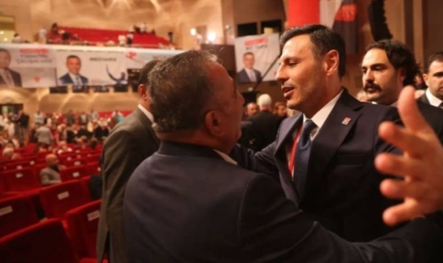 CHP İstanbul İl Kongresi ile değişimcilerin umudu arttı: “Genel Merkez eskisi kadar rahat değil”