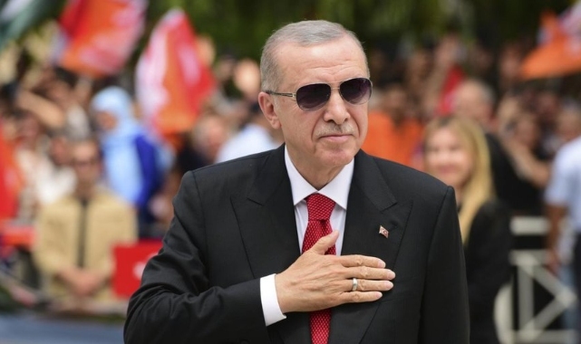 Cumhurbaşkanı Erdoğan, partisinin olağanüstü kongre hazırlıklarına ilişkin kurmaylarından bilgi aldı