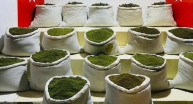Diyarbakır'da 1 ton 354 kilogram esrar ele geçirildi