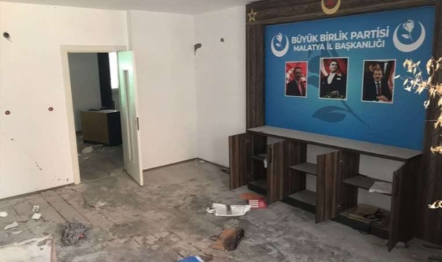 Film gibi hırsızlık... BBP il binası soyuldu: Duvarı delip ne var ne yoksa götürdüler!
