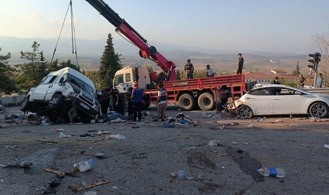 Gaziantep’te katliam gibi kaza: 5 ölü, 5’i ağır 17 yaralı