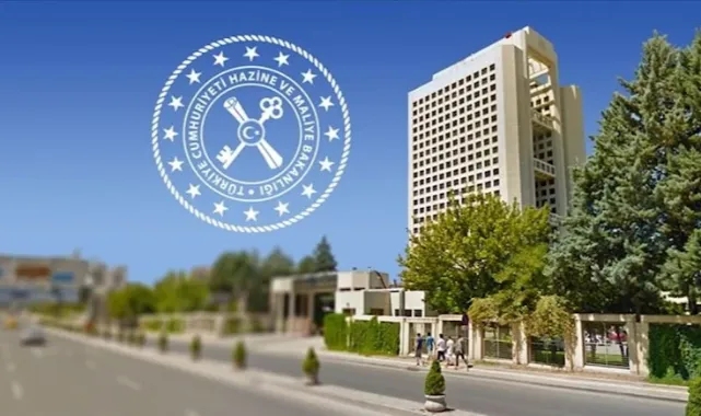 Hazine 24,3 milyar lira borçlandı
