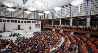 Irak ve Suriye tezkeresi Meclis'ten geçti