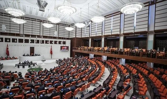 Irak ve Suriye tezkeresi Meclis'ten geçti