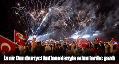İzmir Cumhuriyet kutlamalarıyla adını tarihe yazdı
