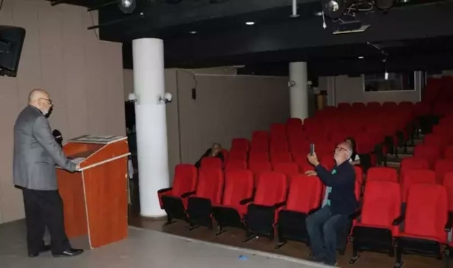 Kılıçdaroğlu'na böyle rakip oldu! Boş salonda adaylık açıklaması
