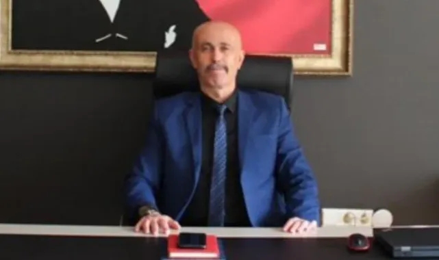 Koçarlı İlçe Milli Eğitim Müdürü Menzil şeyhine bağlılık yeminini paylaştı