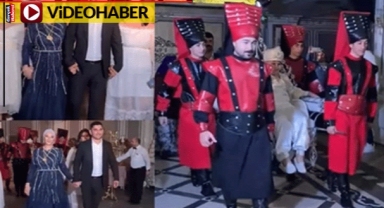 Oğullarını tahtta yeniçerilere taşıttılar: O sünneti görenler