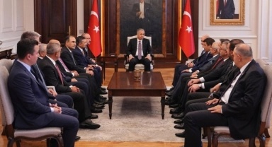 Süleyman Soylu'dan İçişleri Bakanı Yerlikaya'ya 'geçmiş olsun' ziyareti