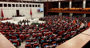‘Suriye’deki üniversitelere denklik verildi’ iddiası Meclis gündeminde
