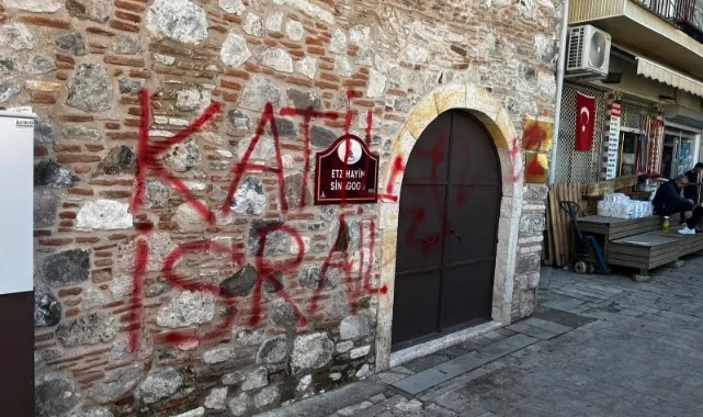 Tepkiler hedefini aştı: İzmir'in ilk sinagoguna çirkin saldırı