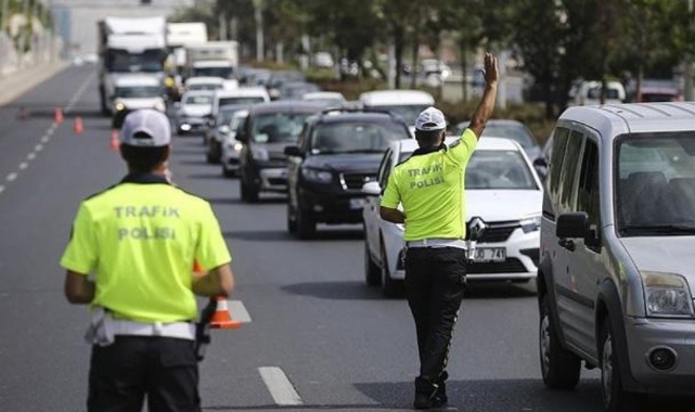 Trafikte yeni düzenleme yolda: 20 bin lira ceza alabilirsiniz