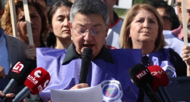 Türk Tabipler Birliği Başkanı Fincancı: Sağlıkta kriz giderek derinleşiyor, ya derhâl gerçekçi adımlar atın ya da istifa edin