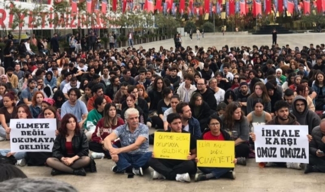 Üniversitelilerden asansörde ölen arkadaşları için eylem