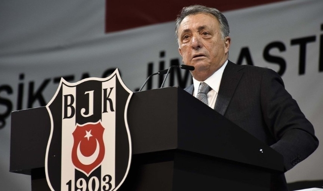 Beşiktaş Başkanı Ahmet Nur Çebi başkanlık kararını açıkladı
