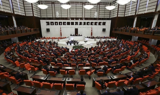 Çalışan emekliye ikramiye önergesi kabul edildi