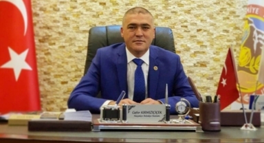 CHP'li Belediye Başkanı topa tuttuğu partisinden istifa etti