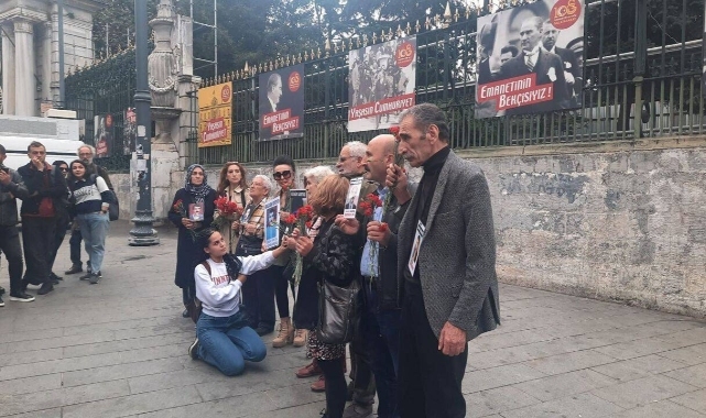 Cumartesi Anneleri, yıllar sonra ilk kez Galatasaray Meydanı'nda basın açıklaması yaptı