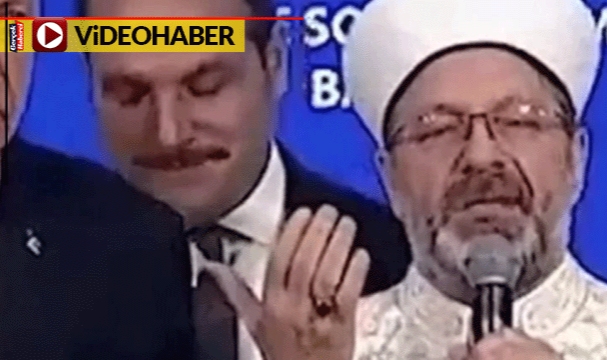 Erbaş dua okudu, Erdoğan'ın sunucusu gülme krizine girdi