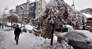 Erzurum'da kar esareti! Hayat durma noktasına geldi