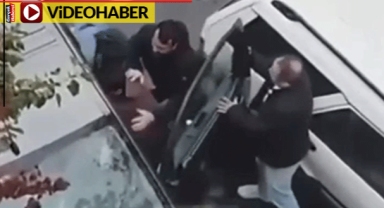 Kavgayı ayırmak istediler, kendilerini tutamadılar
