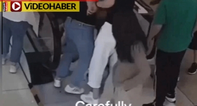 Korkunç görüntüler... Çocuğun ayağı merdivenlere sıkıştı