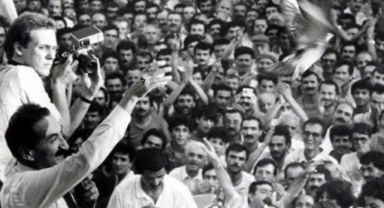 Özgür Özel'in ilk mesajı 'sosyal medyayı iktidara taşıyan' Ecevit için