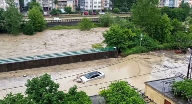 Sel ve fırtınada can kaybı 9'a yükseldi