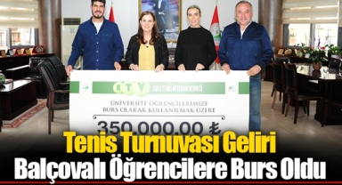 Tenis Turnuvası Geliri Balçovalı Öğrencilere Burs Oldu