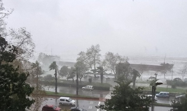 Zonguldak’ta hayat durdu! Okullar tatil edildi, cezaevi boşaltıldı