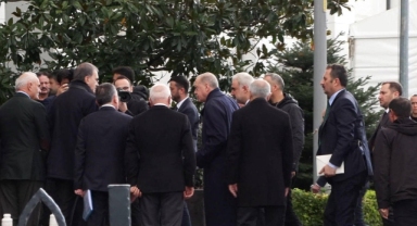 AK Parti'de İstanbul mesaisi: Erdoğan, İl Başkanlığı'na geldi