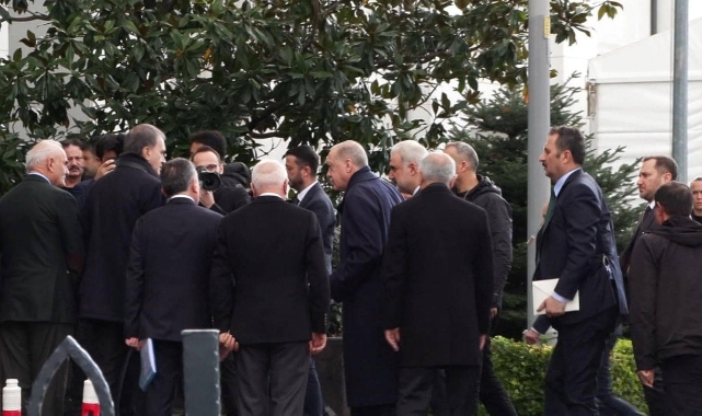 AK Parti'de İstanbul mesaisi: Erdoğan, İl Başkanlığı'na geldi