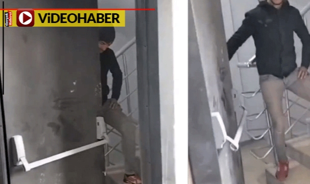 Böyle hata görülmedi... Binadaki yangın merdiveninin kapısı şaşırttı