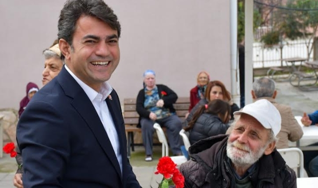 CHP'li Ulaş Aydın'dan huzurevine yeni yıl ziyareti