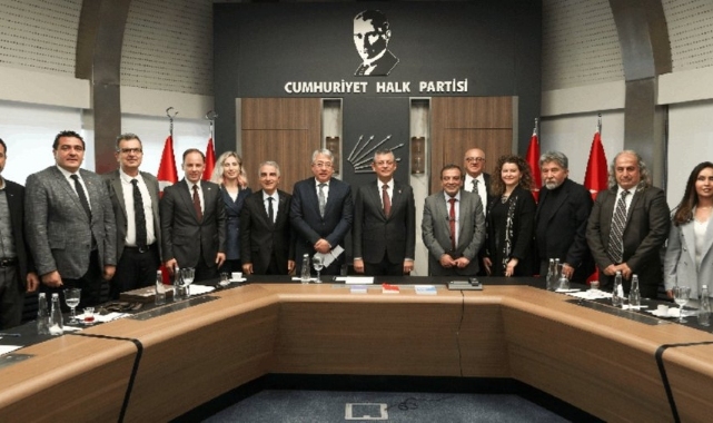 CHP lideri Özel TMMOB yöneticileriyle bir araya geldi