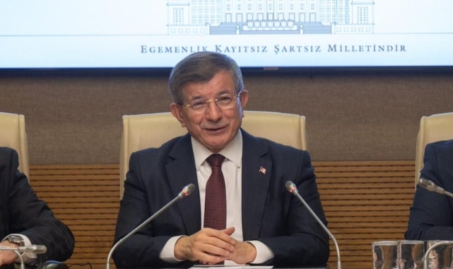 Davutoğlu'ndan ittifak açıklaması: Bir şehrin hak ettiği iyi bir aday ortadaysa her partiyle de görüşürüz