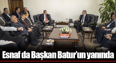Esnaf da Başkan Batur’un yanında