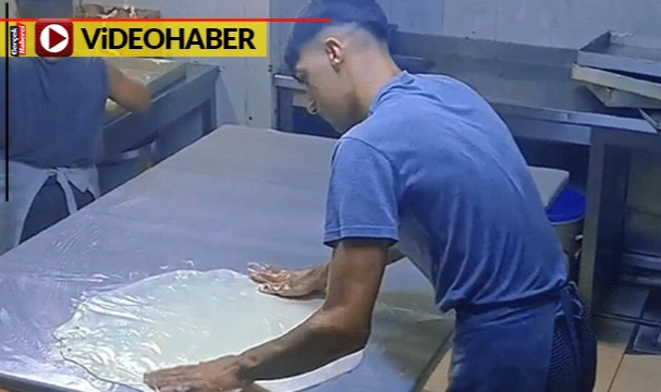 İmalathanede böreği böyle açtı... O anlar dikkat çekti