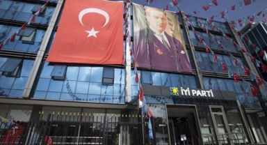 İYİ Parti'de 4 ilçe başkanı görevden alındı