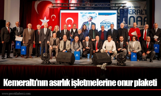 Kemeraltı’nın asırlık işletmelerine onur plaketi