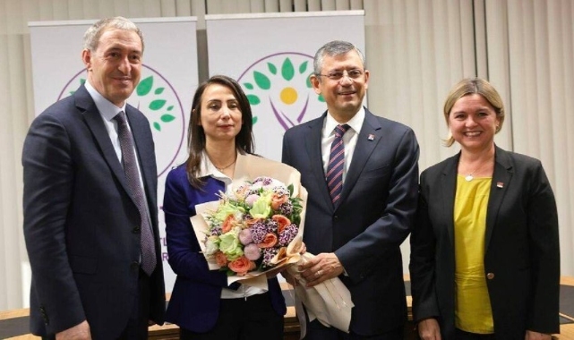 Özgür Özel, Dem Parti Genel Merkezi'nde eş genel başkanlarla bir araya geldi
