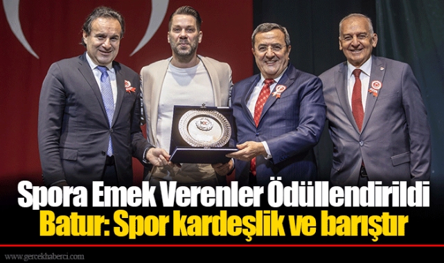 Spora Emek Verenler Ödüllendirildi