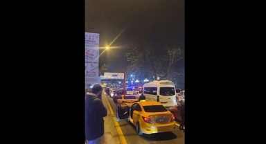 Ankara Kızılay'da Trafik Durduruldu: Çok Sayıda Polis Sevk Edildi