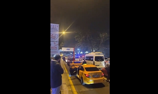 Ankara Kızılay'da Trafik Durduruldu: Çok Sayıda Polis Sevk Edildi