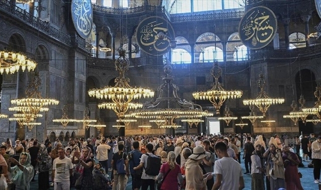 Ayasofya'ya bilet gişesi geliyor: Turistler için giriş ücreti 25 euro