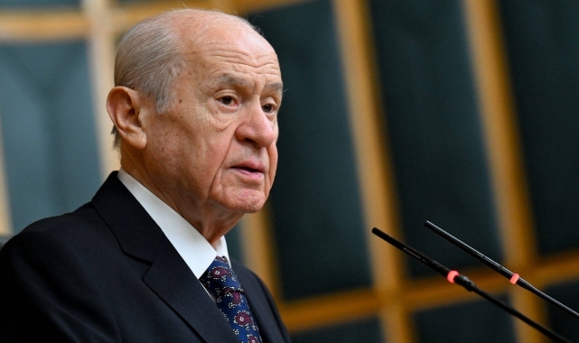 Bahçeli, tevhid bayrağına sahip çıktı: "Saldırgan meczup"