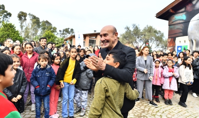 Başkan Soyer “Mahallede Dayanışma Var” gençleriyle buluştu