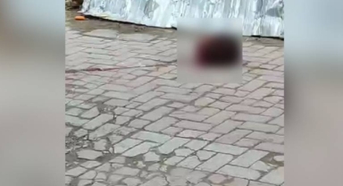 İstanbul'da vahşet; arkadaşının kafasını baltayla kesip, camdan attı!